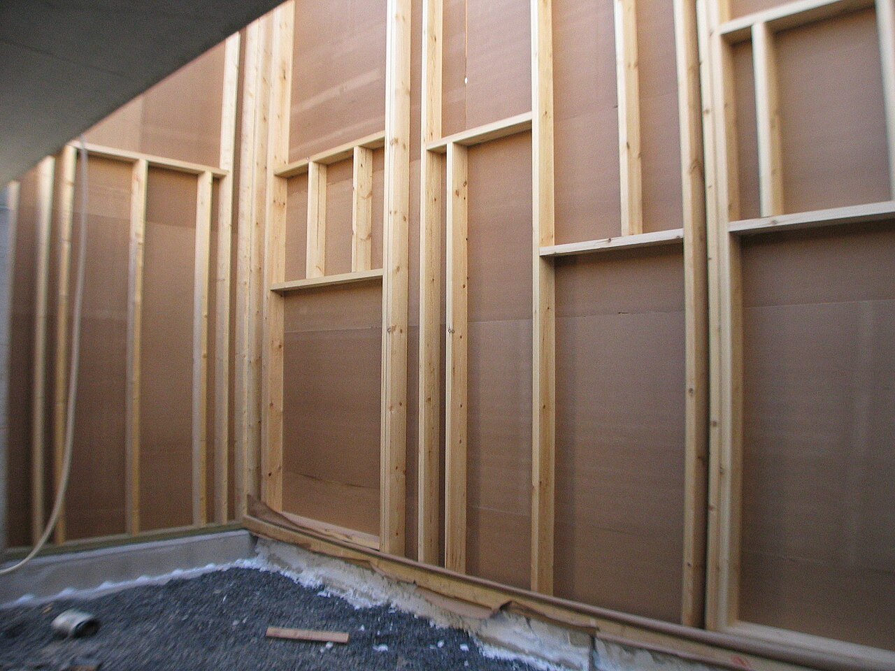 timber frame wall studs